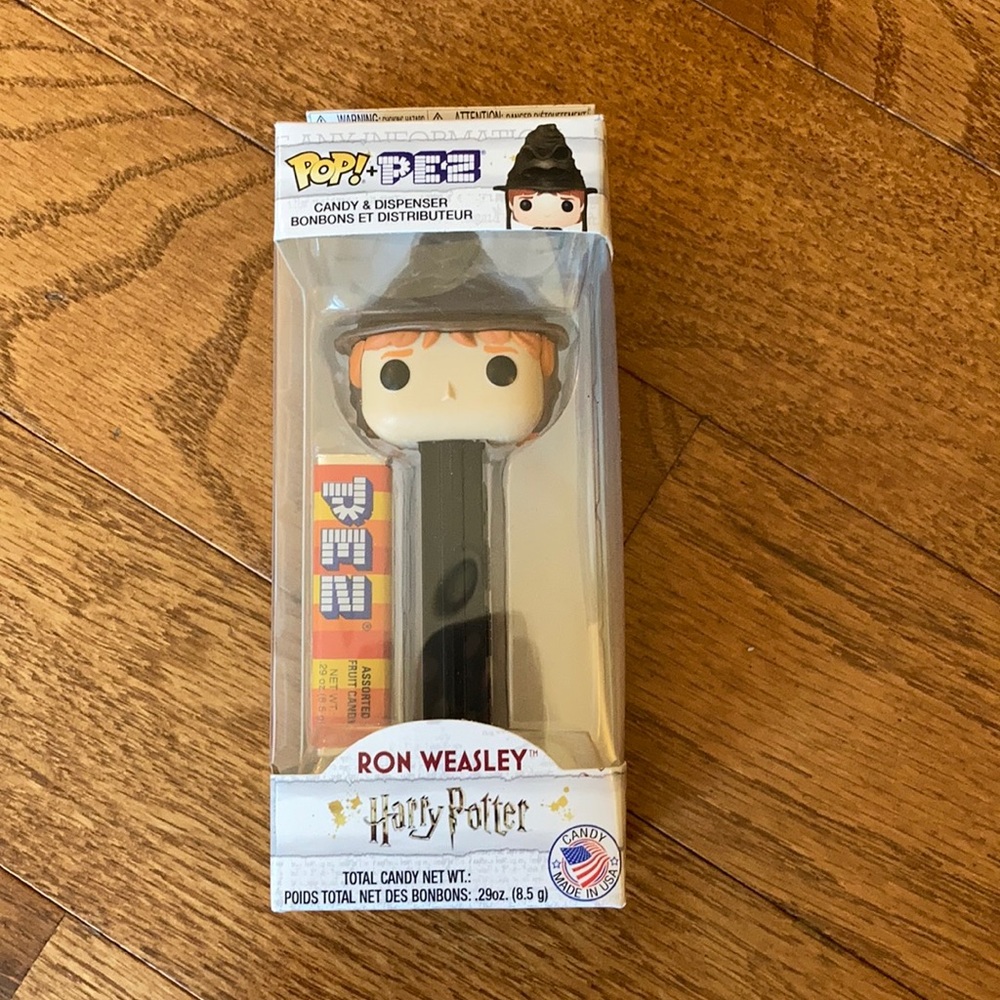 Pop Ron Weasley in sorting hat Pezz dispenser